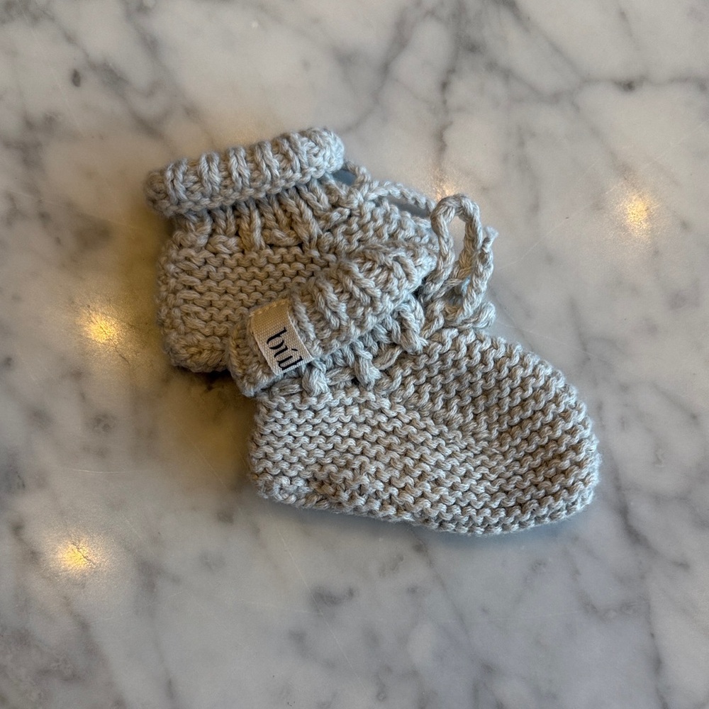 Hand-Knit Baby Booties in Light Gray -